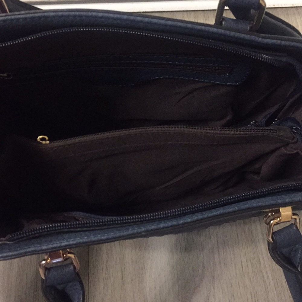 Navy Purse - Zipper Closure - Picture 3 of 4